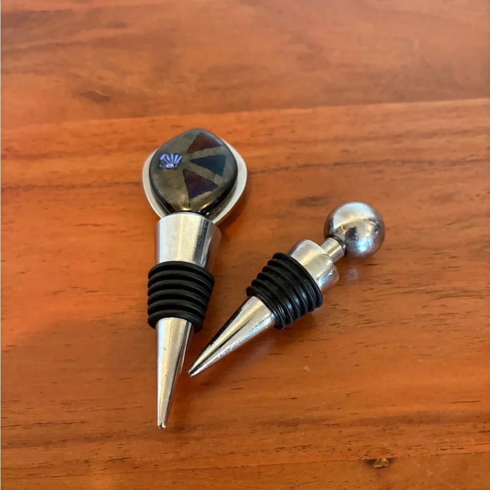 Silver and Multicolor Wine‎ Stoppers stainless steel Fluid Art